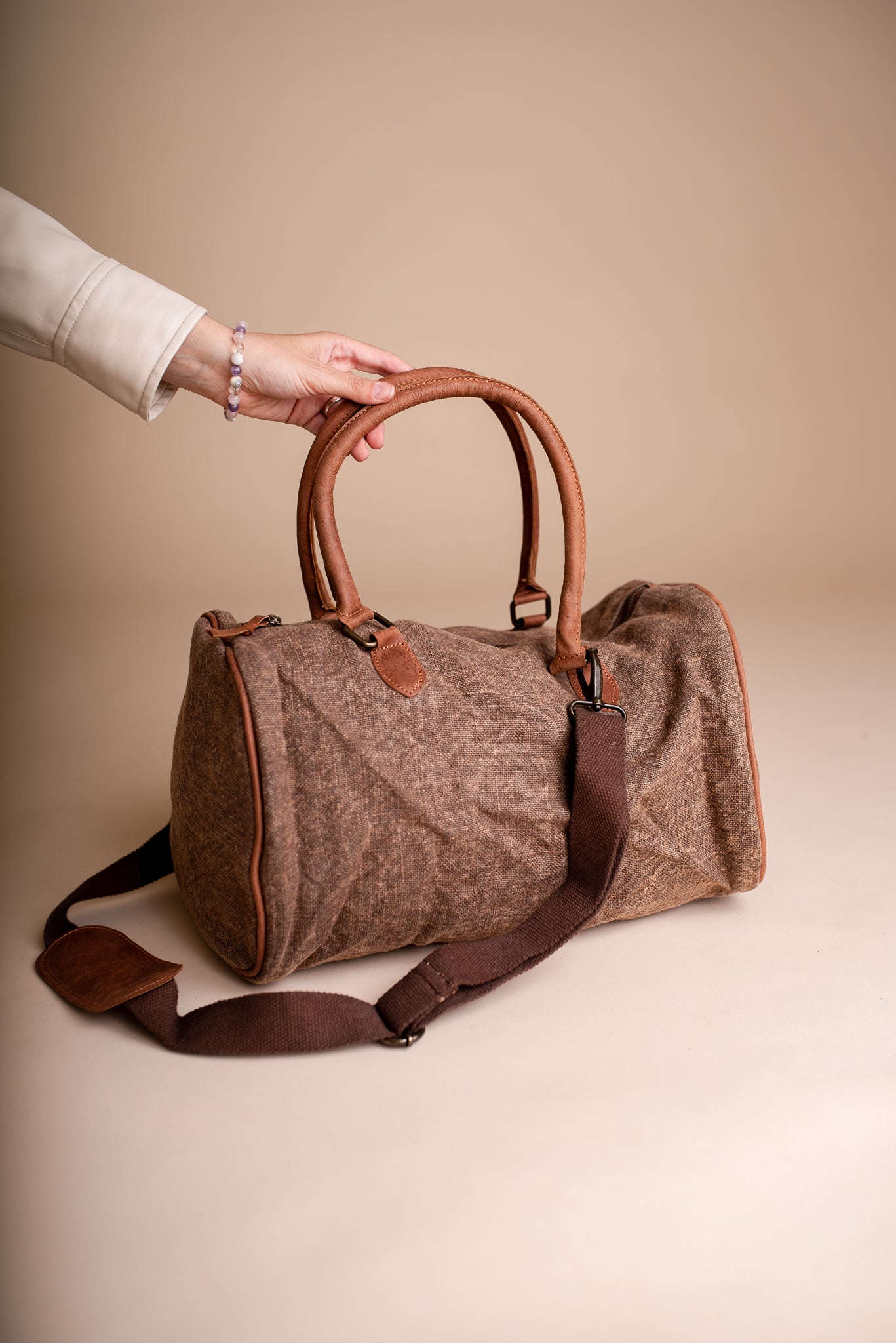 Cestovní taška Ekaterina z lnu a kůže