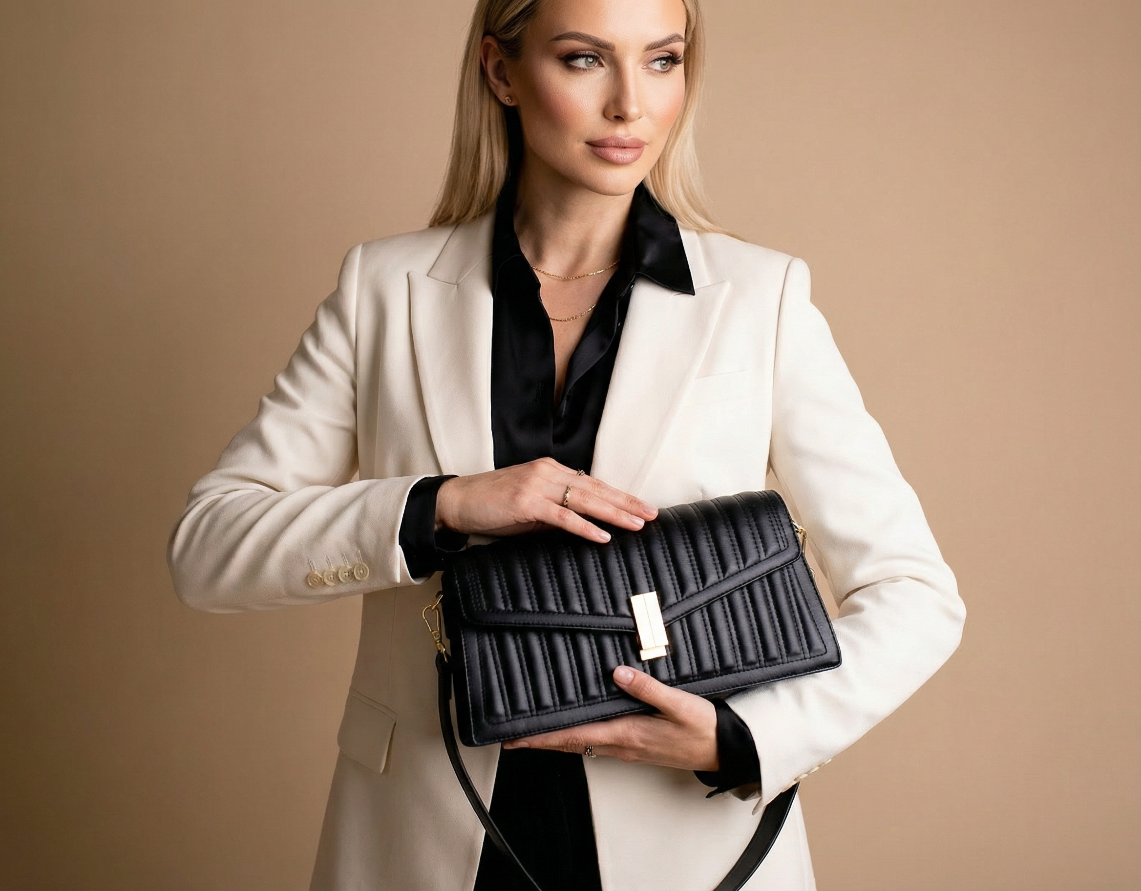 Kabelka Vendula – Černá elegantní kožená kabelka