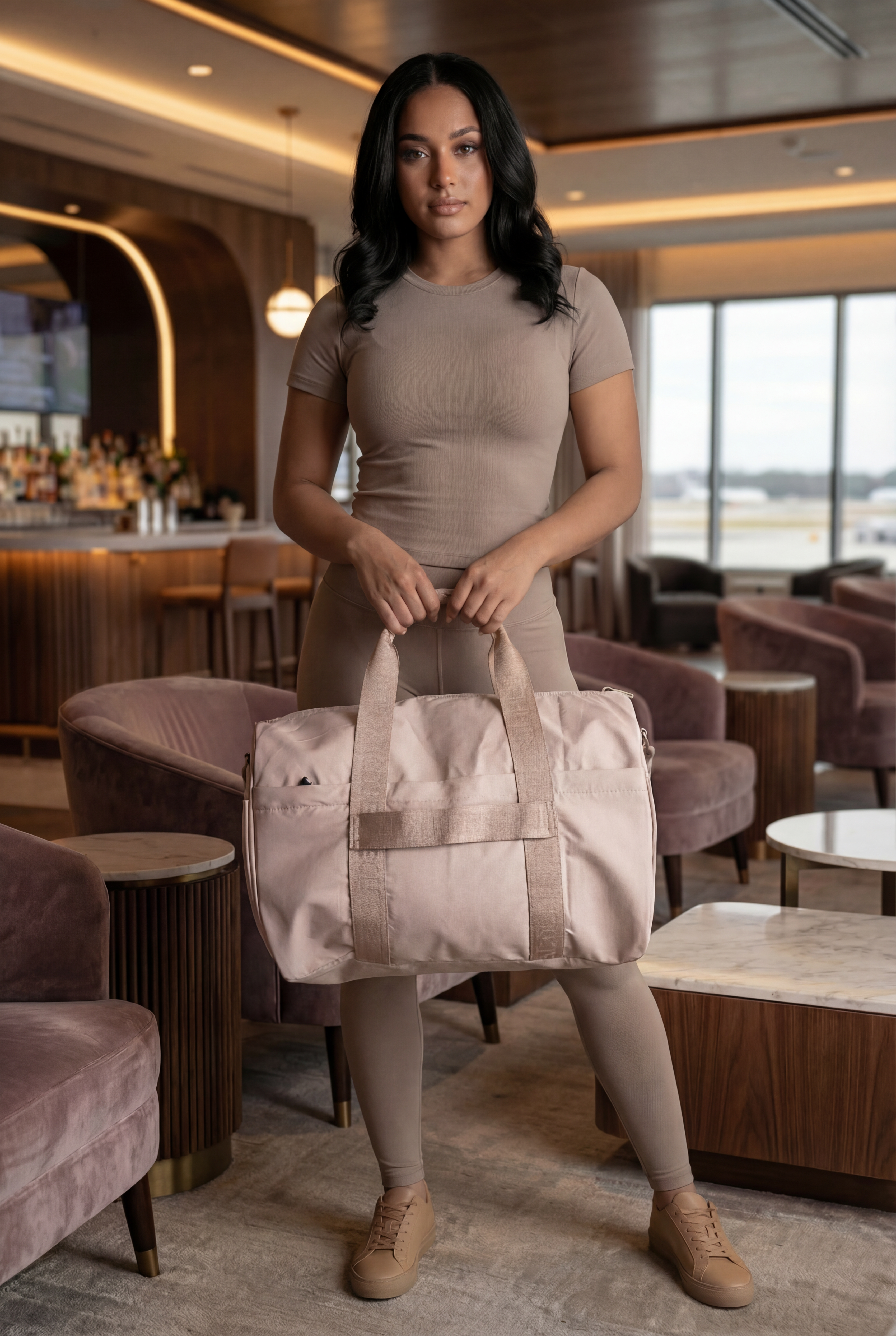 Prostorná cestovní taška Jana z nylonu se zapínáním na zip