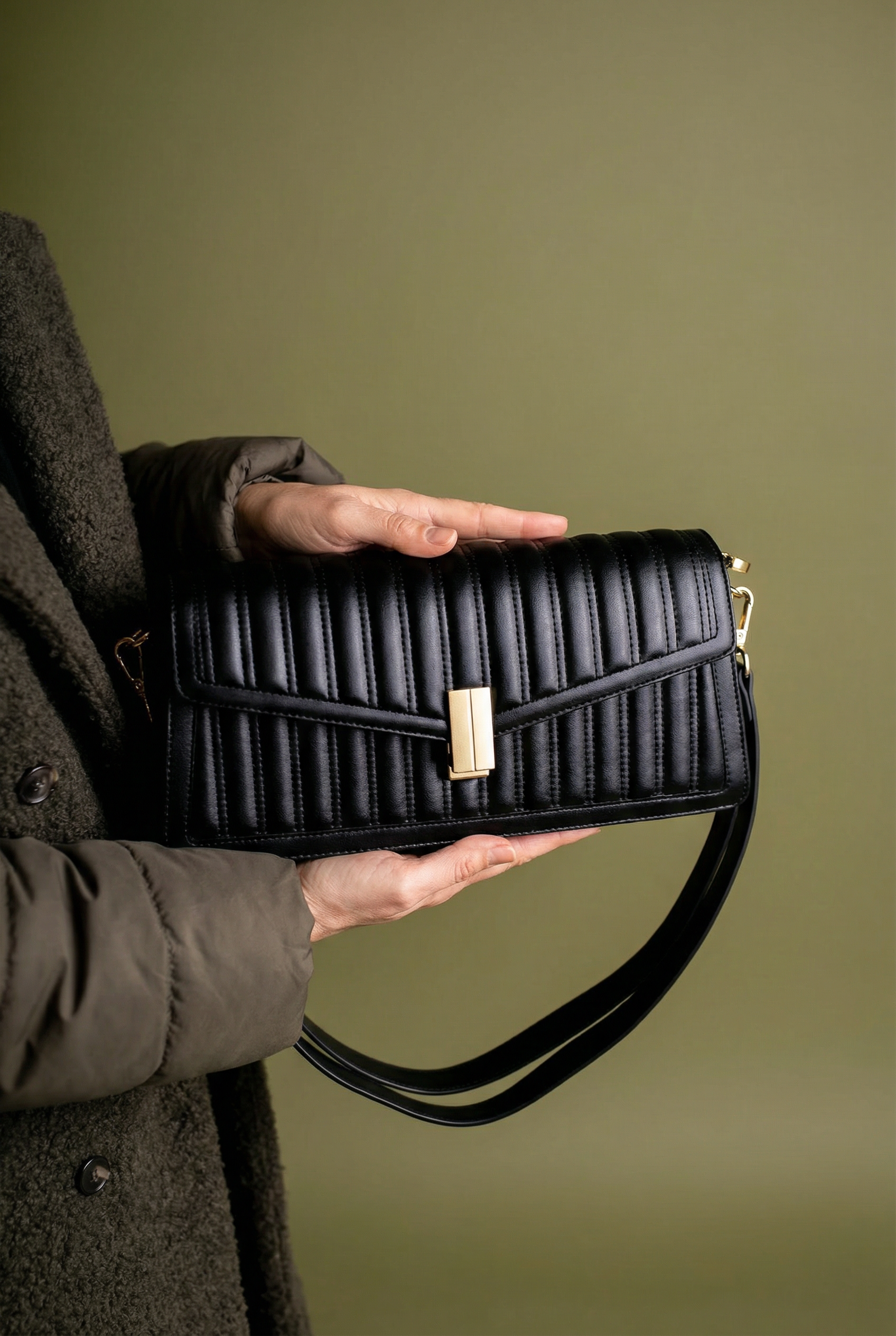 Kabelka Vendula – Černá elegantní kožená kabelka